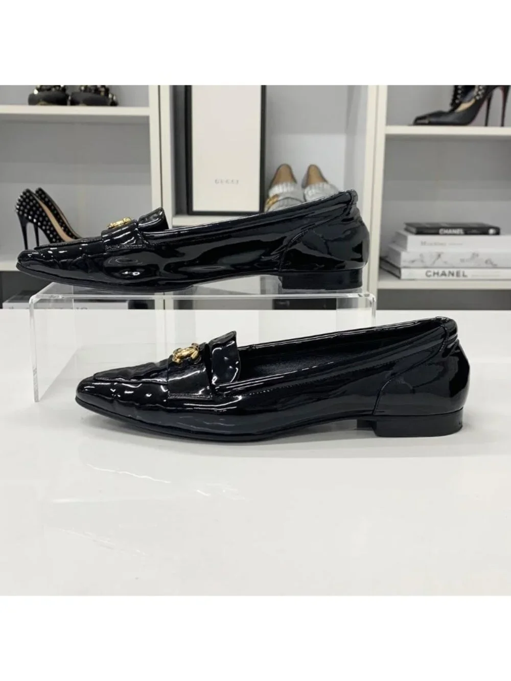 Chanel CC Logo Patent Loafers Black - Picture 3 of 10